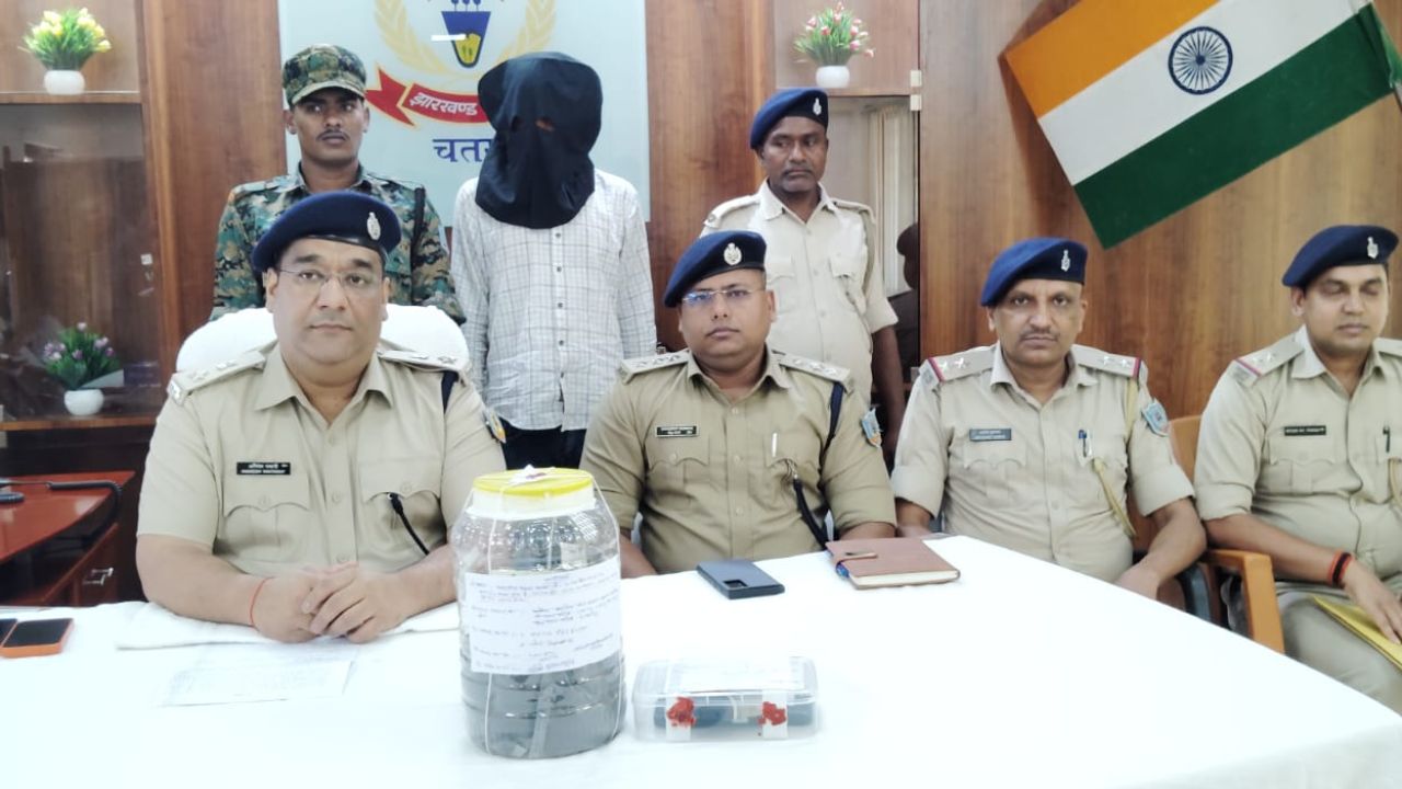 Jharkhand: दिल्ली पहुंचने से पहले ही दबोचे गए 17 लाख के अफीम के कुरियर…आप भी जानिए कैसे बिगड़ा ये खेल