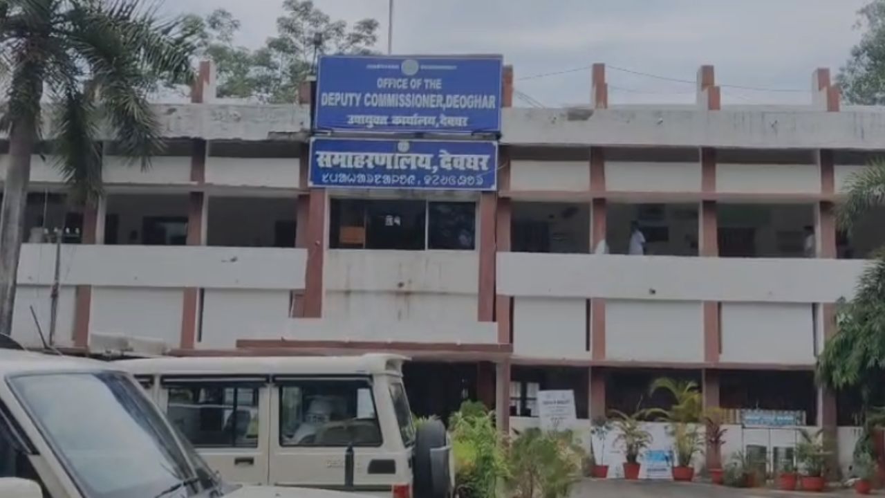 DN Exclusive: झारखंड में राशन माफिया हावी, गरीबों के राशन पर डाका, गेहूं-चावल सड़े-गले, जिम्मेदार अफसर बने अंजान