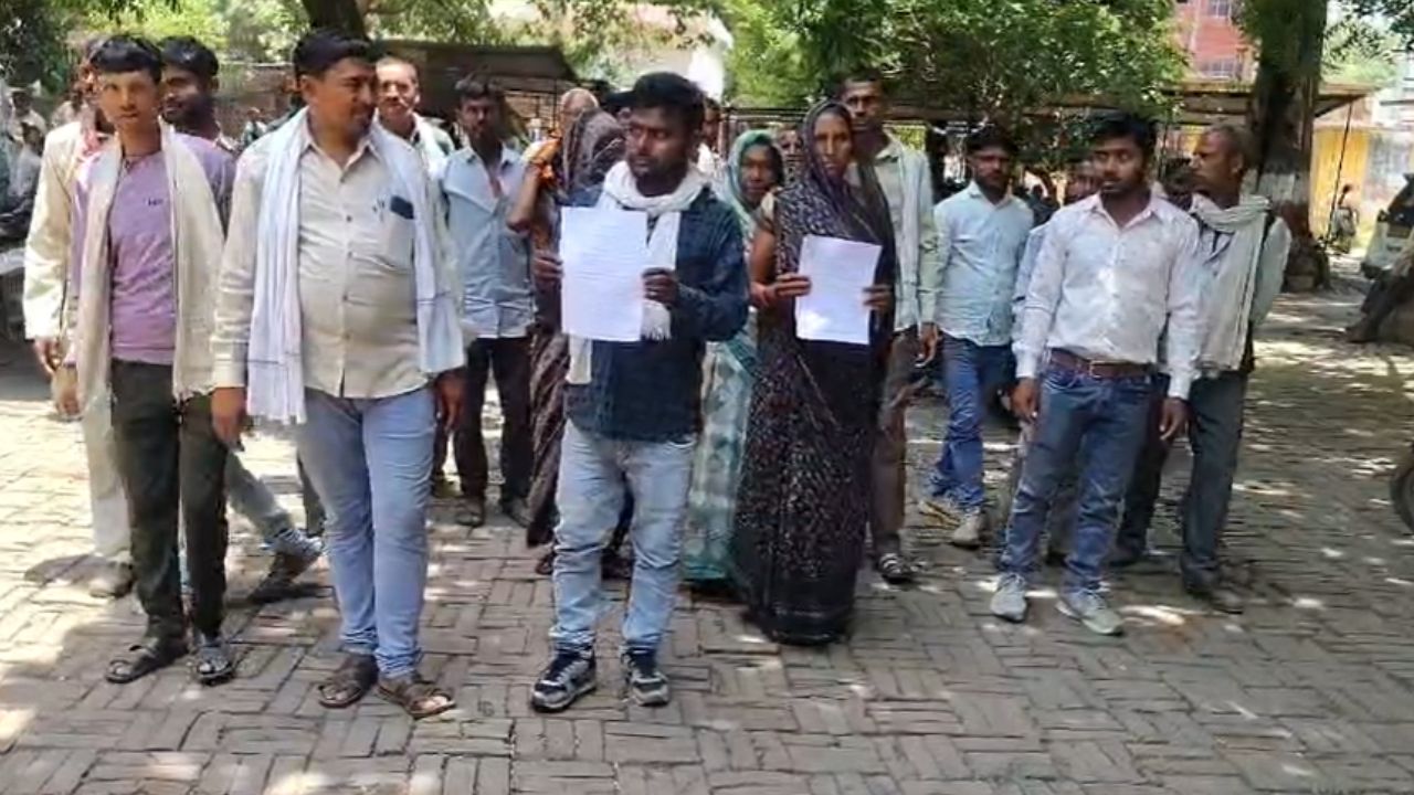 हमीरपुर में बाढ़ जैसे हालात, किसानों ने डीएम से लगाई मदद की गुहार, सब्जी की फसलें पानी में समाईं
