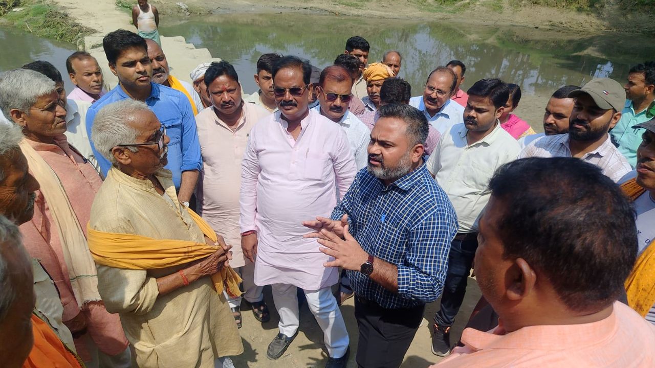 कुशीनगर में कुलकुला देवी मंदिर और हिरण्यवती नदी का होगा कायाकल्प, डीएम महेंद्र सिंह तंवर ने तैयार कराया प्लान