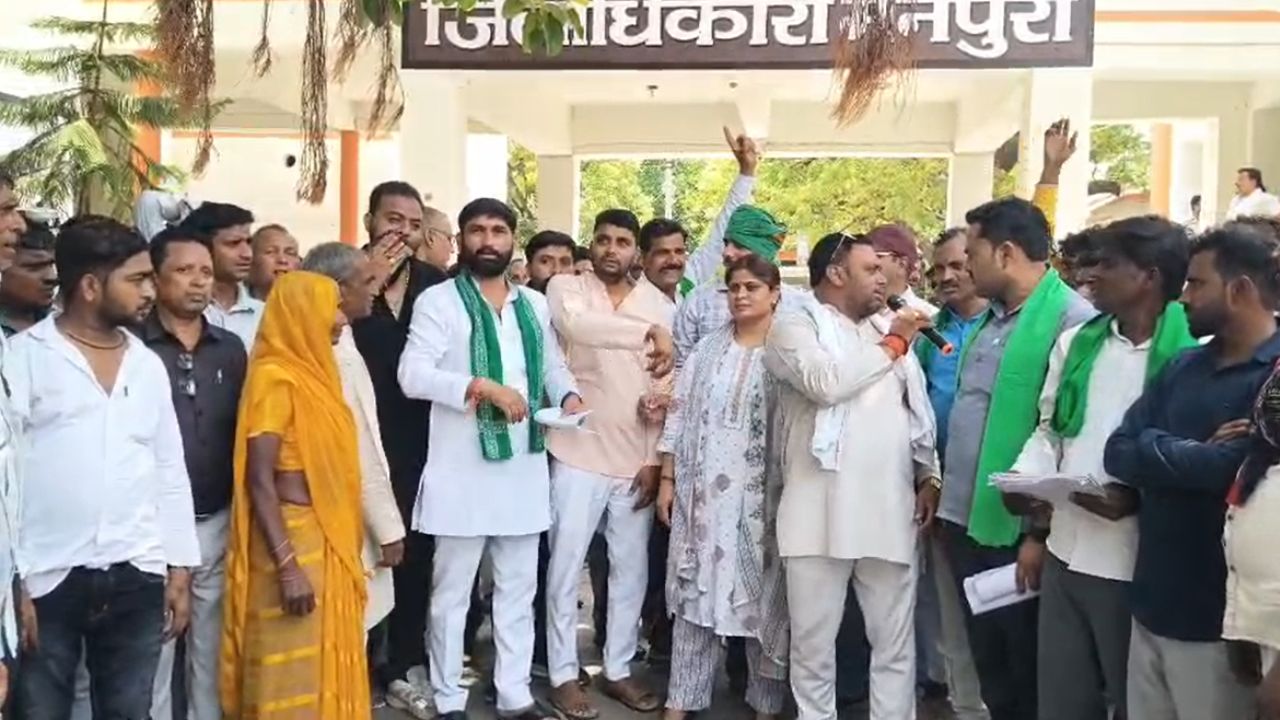 मैनपुरी में दबंगों का दबदबा: घर के अंदर जबरन नाली निकालने पर परिवार को मिली जान से मारने की धमकी!