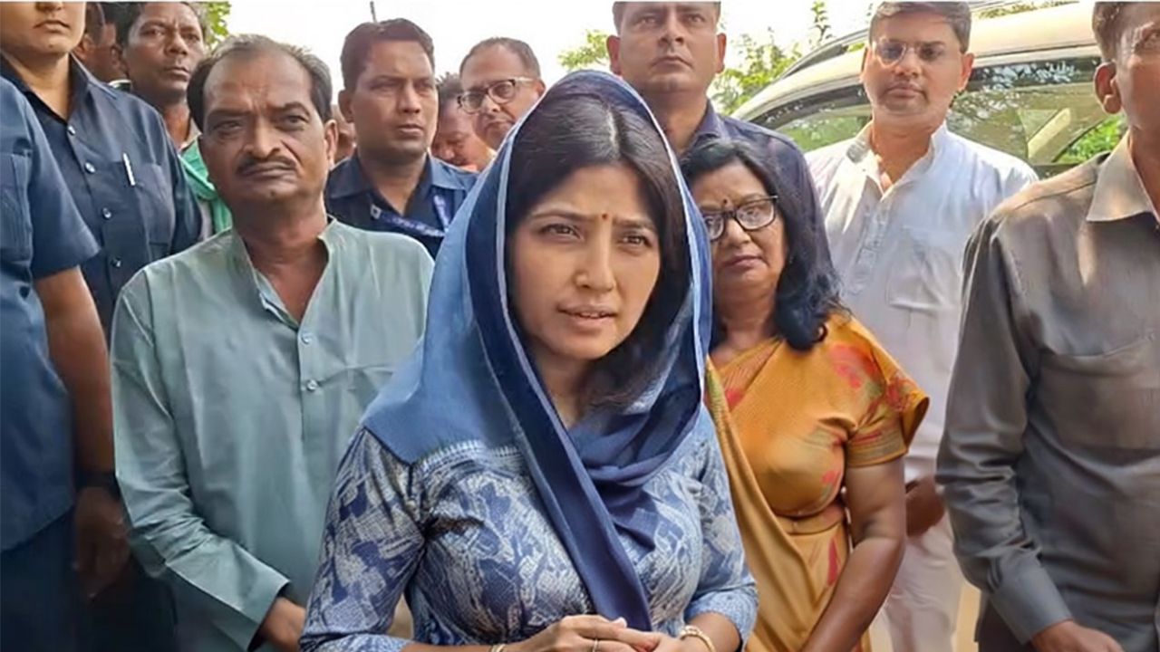 कैसे धीरे-धीरे आरक्षण खत्म कर रही मोदी सरकार, डिंपल यादव ने समझाया