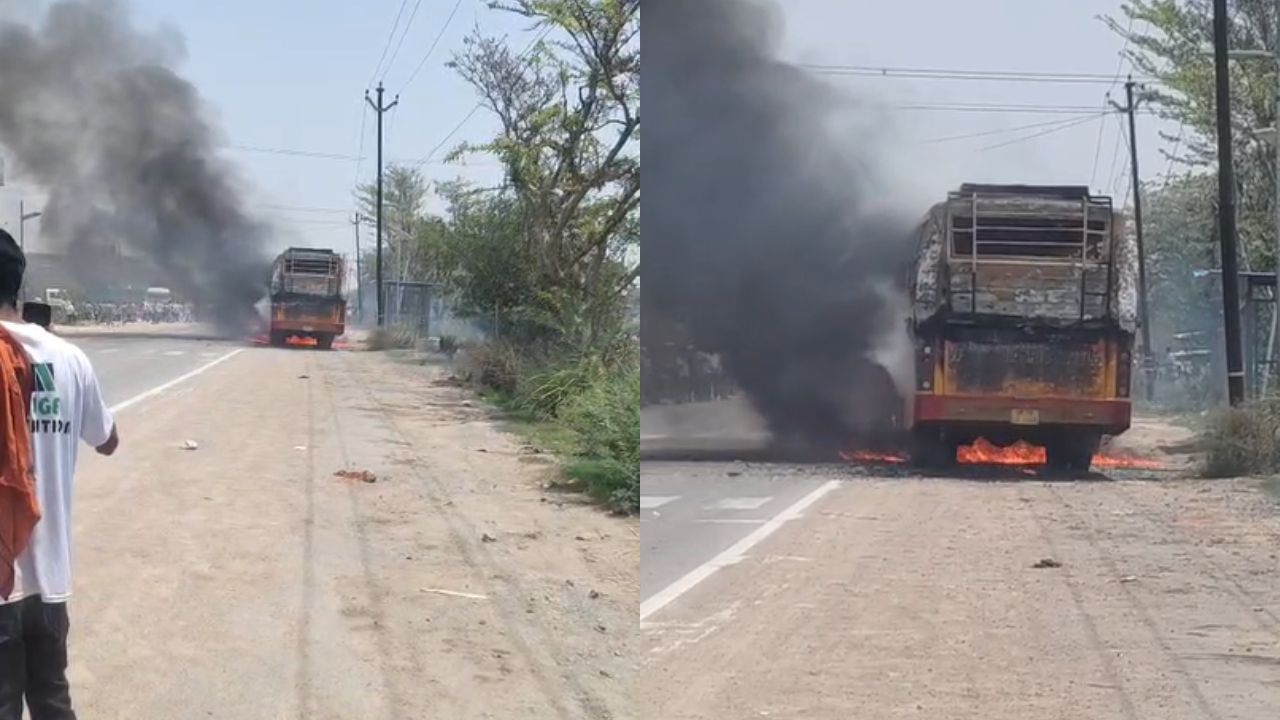 Mainpuri: रोड किनारे झाड़ियों में लगी आग खौफनाक तरीके से भभकी, देखते ही देखते धू-धू कर जल उठी बस