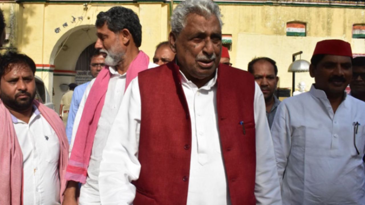 गोरखपुर में भाजपा सरकार पर बरसे माता प्रसाद पांडे बोले- भगवान भरोसे चल रही सरकार
