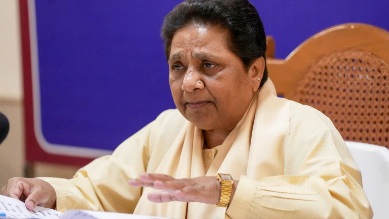 मायावती के दरवाजे से बैरंग लौटे कांग्रेसी दिग्गज, गेट पर नाम लिखवाकर आए वापस; आगामी चुनाव को लेकर होनप थी चर्चा