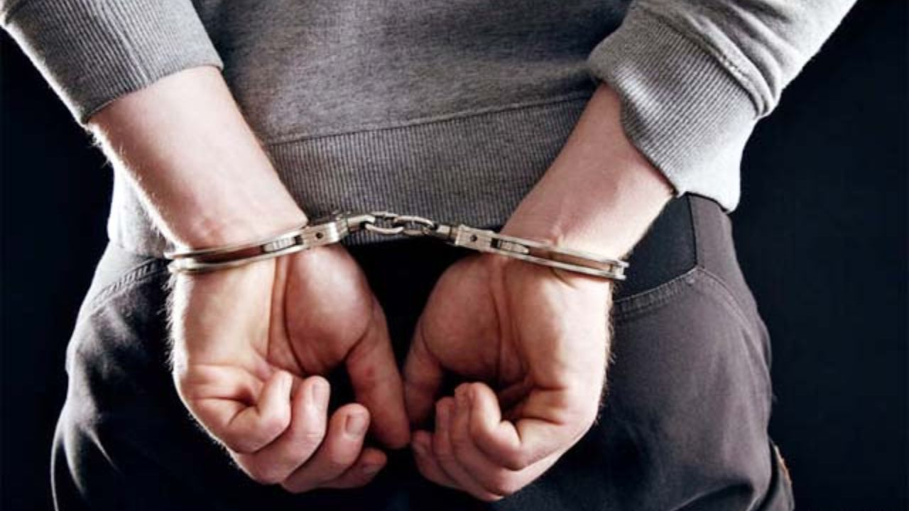 Mumbai Crime: पत्नी के सामने ही प्रेमी का रेत दिया गला, पति ने ऐसे रची थी मौत की खौफनाक साजिश