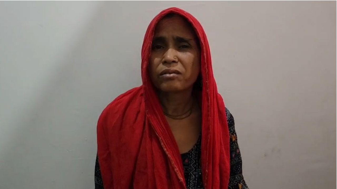 Exclusive Story: ग्रेटर नोएडा में मां बोली- “मेरा बेटा बेइज्जती सह नहीं पाया इसलिए मौत का रास्ता चुना”, न्याय के लिए दर-दर भटक रही