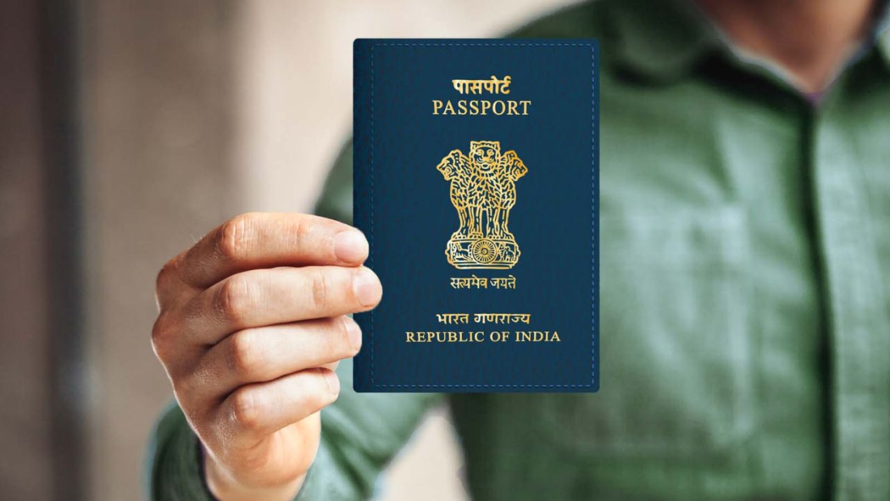 पासपोर्ट वेरिफिकेशन के नाम पर खेल! थाने में ‘कैश कलेक्शन’ का वीडियो वायरल, पुलिस विभाग में मचा हड़कंप