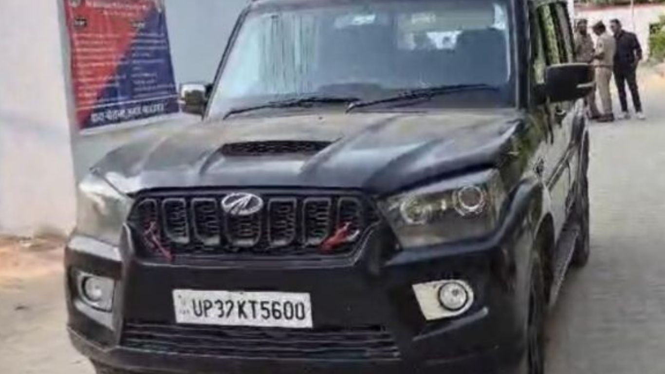 महाराजगंज में सोशल मीडिया पर स्टंटबाजी पड़ी भारी, पुलिस ने काटा 50 हजार का चालान