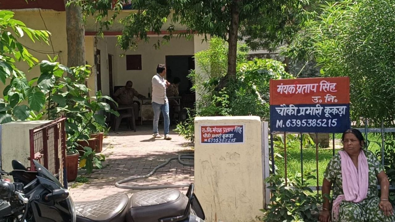 मुजफ्फरनगर में पुलिस चौकी बनी ‘ड्रामा ग्राउंड’, बेटे को बचाने के लिए मां भिड़ी खाकी से