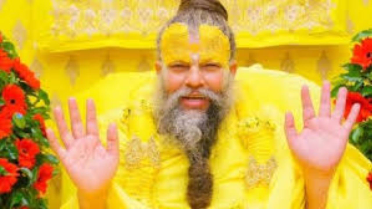 क्यों भीड़ में अकेले पड़ जाते हैं अच्छे लोग, जानें बड़ी वजह