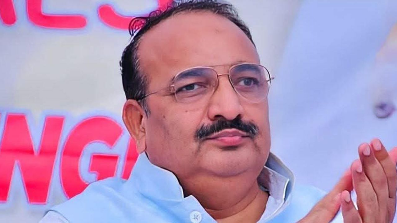PM मोदी की अपील का असर: मंत्री दिनेश प्रताप सिंह ने छोड़ा सरकारी काफिला, ईंधन बचाने को उठाया बड़ा कदम