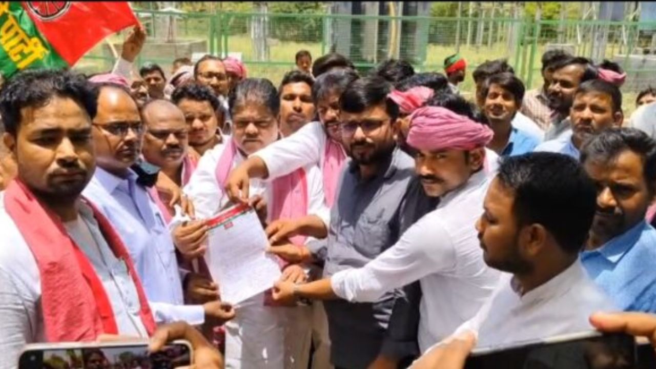 रायबरेली में रात-दिन बिजली कटौती से जनता बेहाल, सपा ने खोला मोर्चा