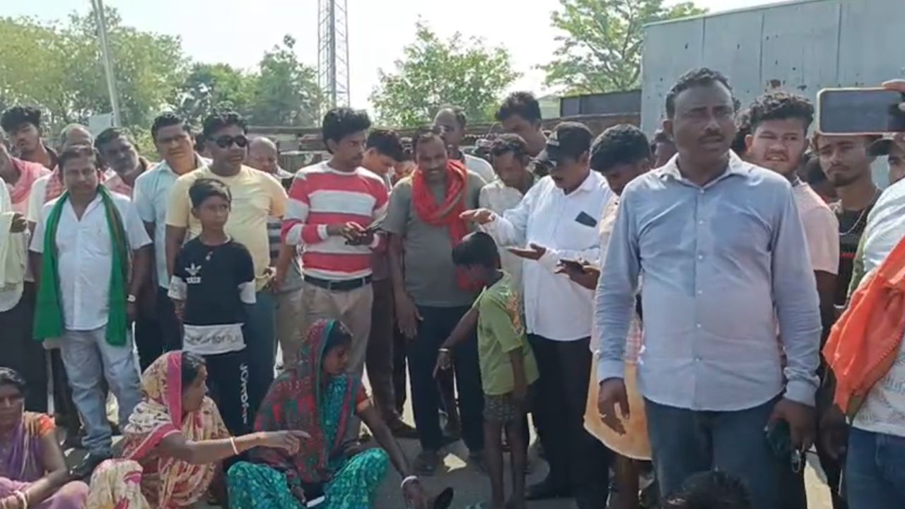 Saraikela: हाथी के हमले में 50 वर्षीय पुरुष की मौत, ग्रामीणों में आक्रोश