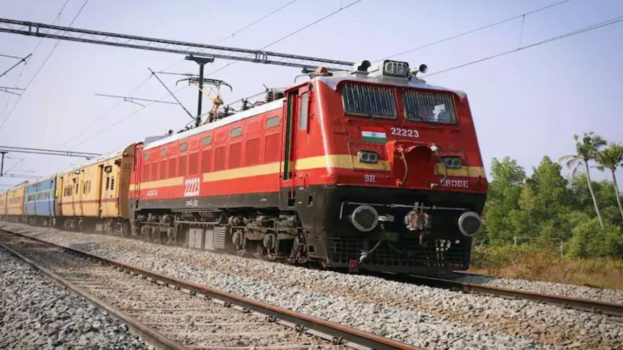गोरखपुर में ट्रेनें होंगी कैंसिल और डायवर्ट : लखनऊ-वाराणसी रूट पर भी असर, चेक करें स्टेटस