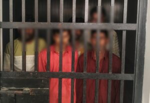 गोरखपुर में चोरी का बड़ा खुलासा! 5 शातिर चोर गिरफ्तार, 4.30 लाख नकद बरामद
