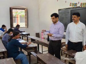 UPSC Prelims 2026: गोरखपुर में कड़ी सुरक्षा के बीच शांतिपूर्ण परीक्षा, हजारों उम्मीदवार शामिल