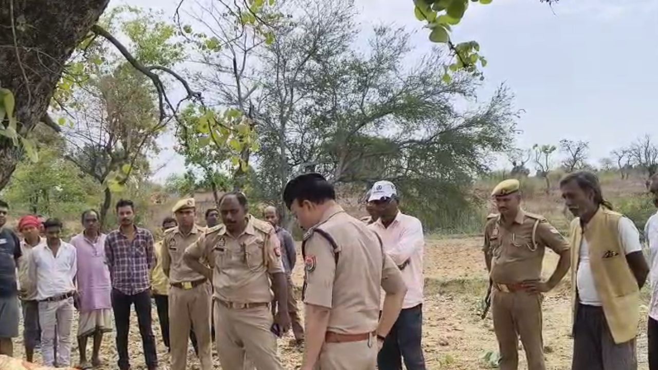 Sonbhadra News: पेड़ से लटका मिला शव: पिता बोले-बेटी की हत्या हुईं, जाने कहां की थी महिला