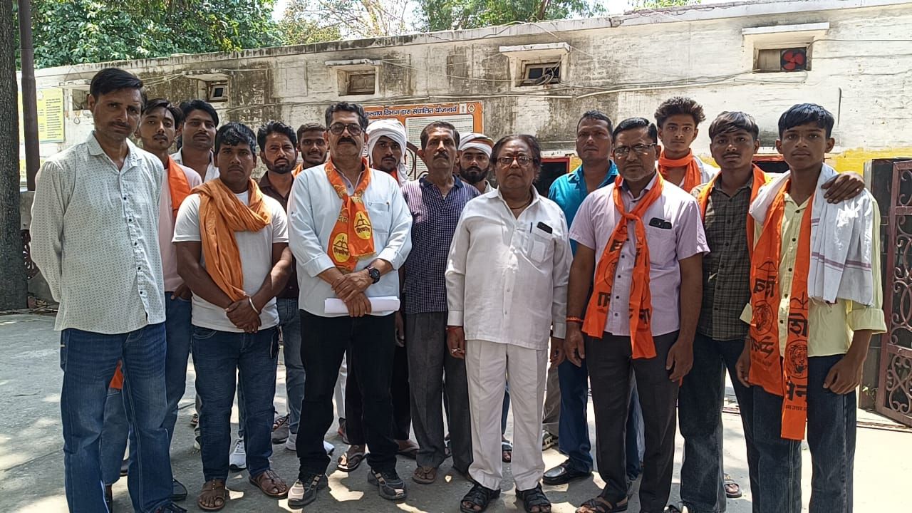 शिवाजी के नाम पर बनी फिल्म को टैक्स फ्री करने के लिए हंगामा