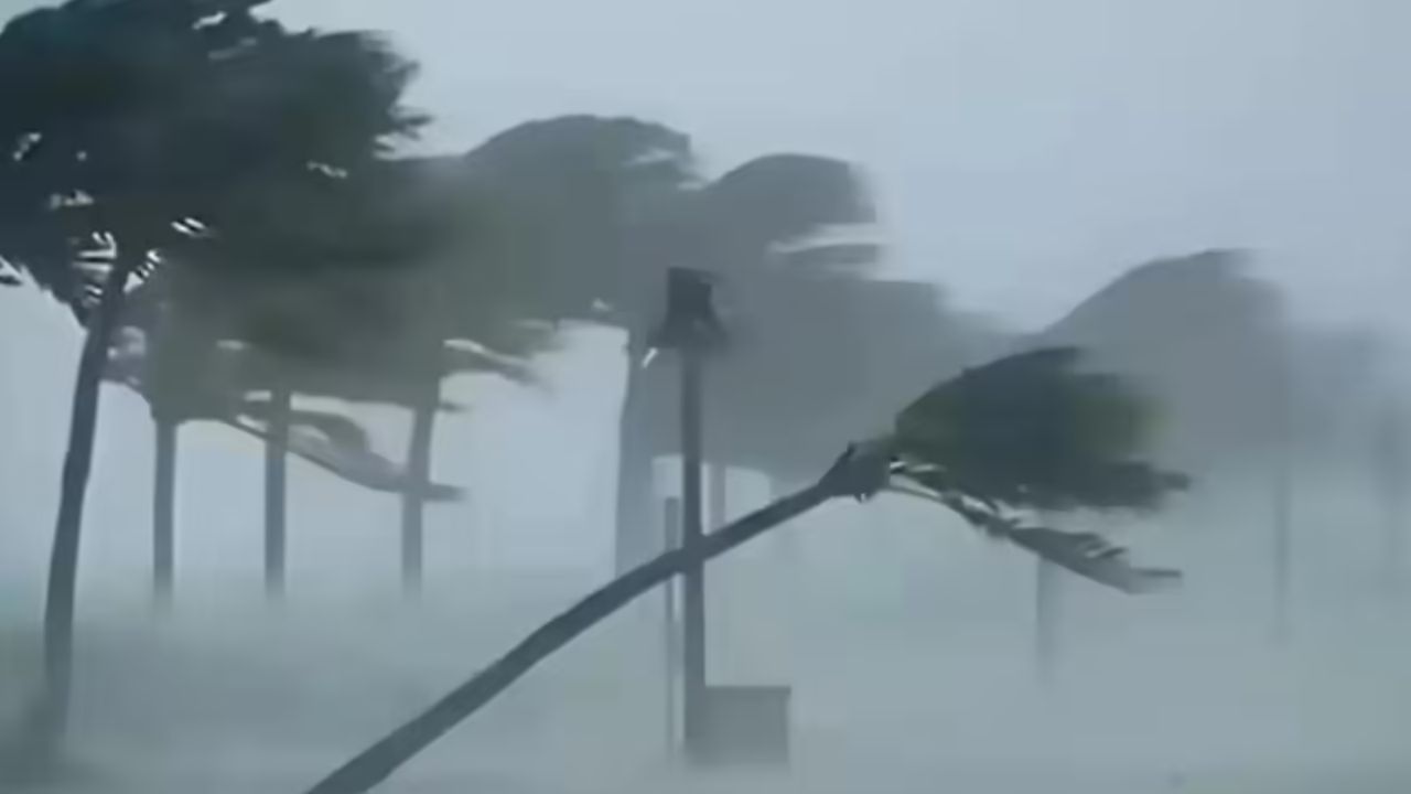UP Weather: बदायूं में तेज आंधी ने मचाई तबाही, 2 बच्चियों समेत 5 की मौत
