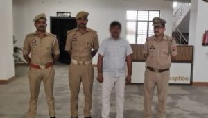 गोरखपुर: गैंगस्टर एक्ट का वांछित अपराधी चढ़ा पुलिस के हत्थे, लंबा आपराधिक इतिहास उजागर