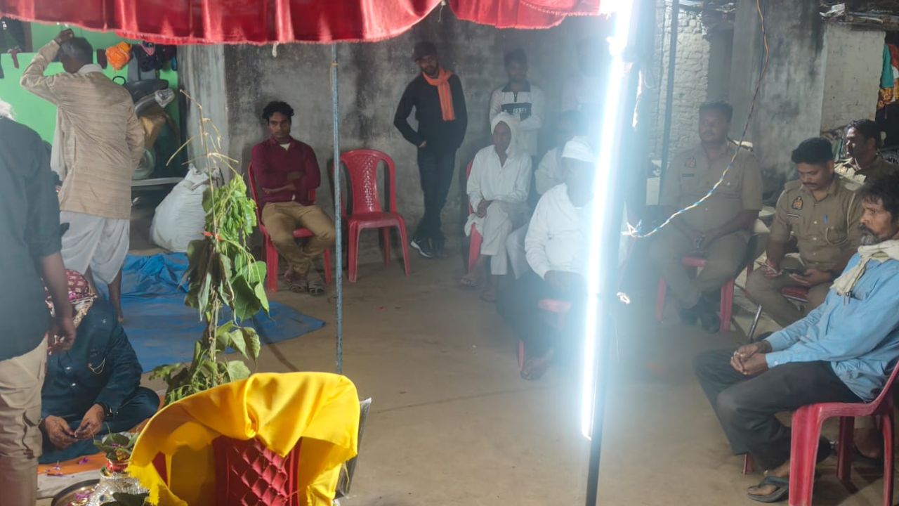 Maharajganj: शादी में DJ पर मचा घमासान! लौट गई बारात, फिर हुआ फिल्मी अंदाज में..