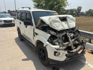 UP Road Accident: Gorakhpur में बड़ा हादसा! विधायक Rajesh Tripathi के एस्कॉर्ट वाहन की रोडवेज बस से टक्कर