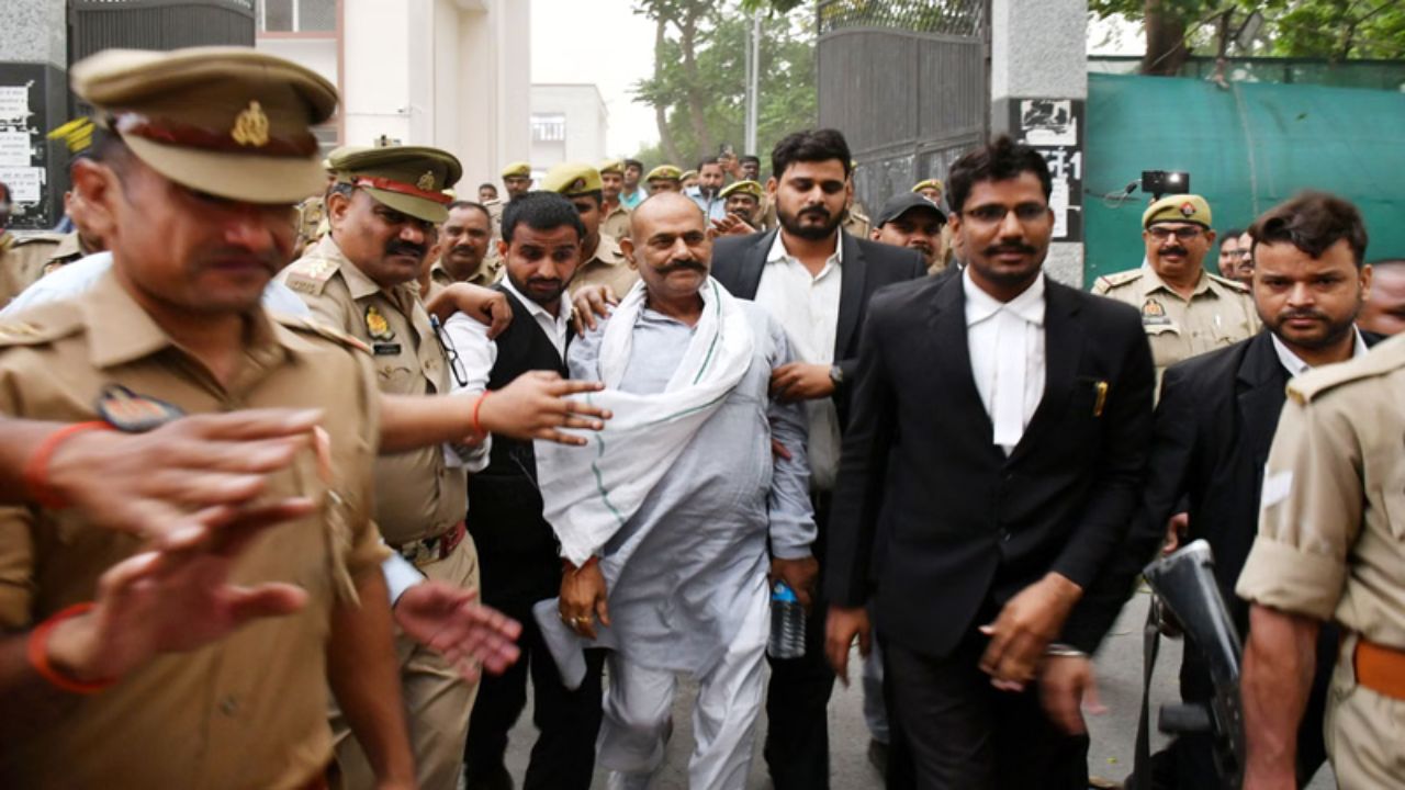 कभी नाम से कांपता था पूर्वांचल… अब पूरा कुनबा सलाखों के पीछे! आखिर कैसे बिखर गया विजय मिश्रा का साम्राज्य