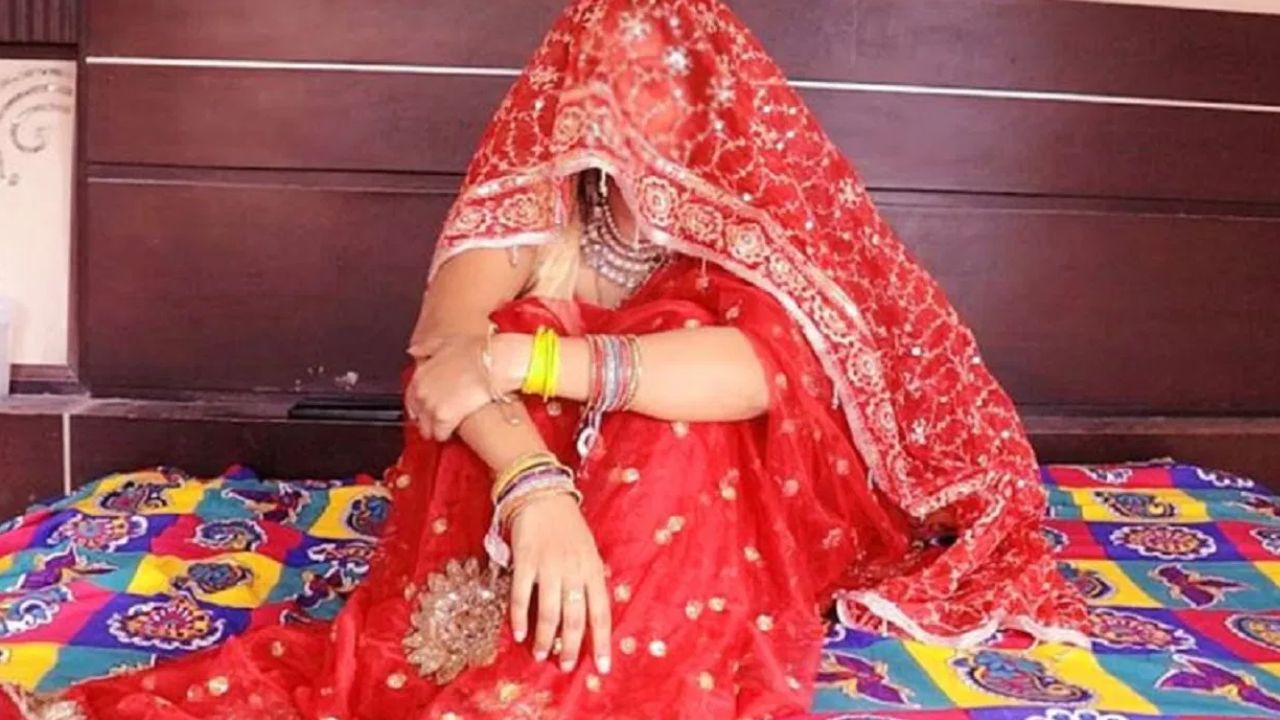 पति को लड़कों के साथ सोना पसंद, 200 लड़कों से चैट का खुलासा… पत्नी बोली- सुहागरात से ही दूरी