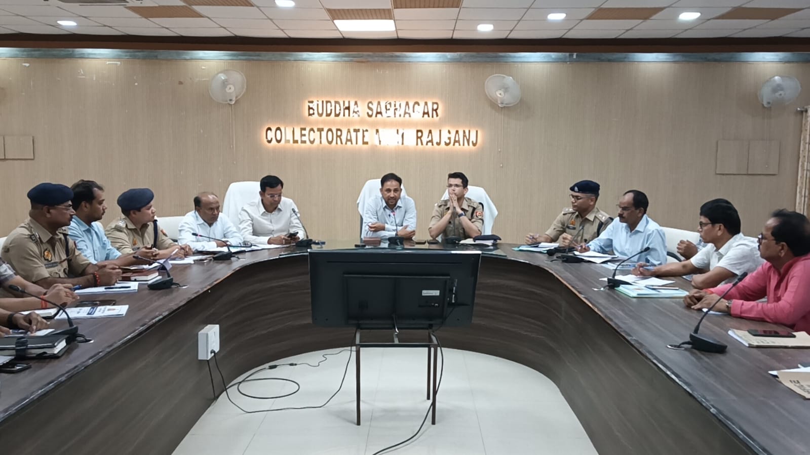 यूपी पुलिस भर्ती परीक्षा को लेकर प्रशासन सतर्क, 13 केंद्रों पर 34,560 अभ्यर्थी देंगे परीक्षा