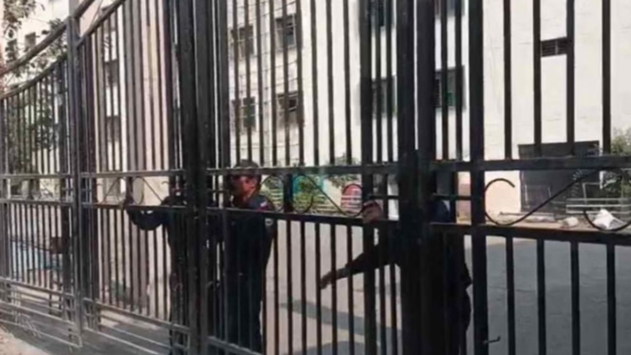 Agra News: स्टील कारोबार में बड़ा खेल! बिना ई-वे बिल लाखों का माल पकड़ा गया, राज्यकर विभाग की छापेमारी से हड़कंप