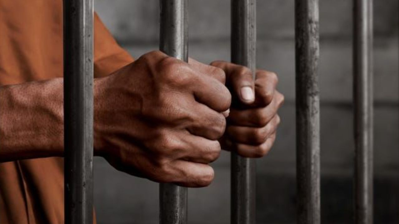 सुरक्षा करने वाला गार्ड ही निकला मास्टरमाइंड, सिकंदरा की जूता फैक्टरी में रात के अंधेरे में वारदात