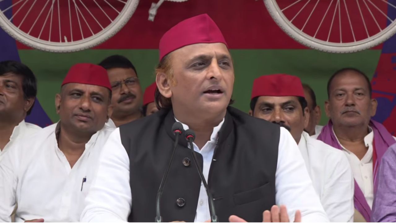 PC में अखिलेश का बड़ा हमला: स्कूल, अस्पताल और अपराध… क्या यूपी में सच में बदल गया पूरा सिस्टम?