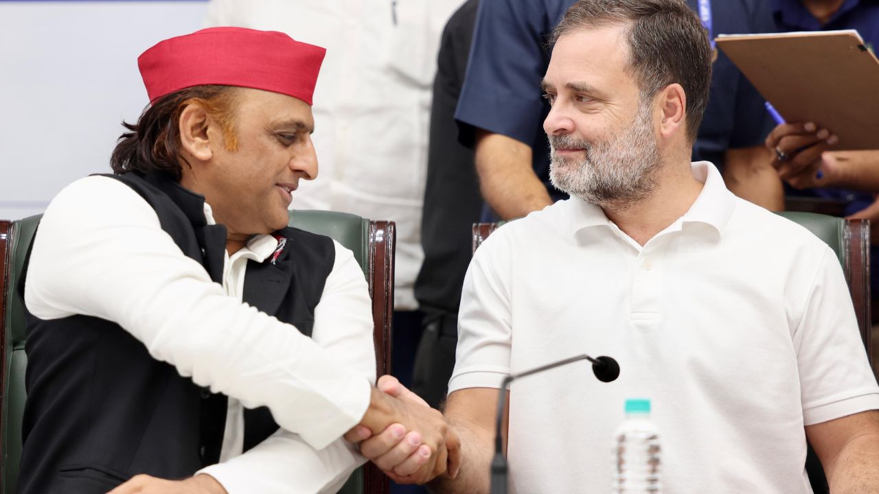 UP चुनाव पर बड़ा सियासी मंथन: दिल्ली में राहुल गांधी और अखिलेश यादव की बैठक, सीटों पर चर्चा तेज