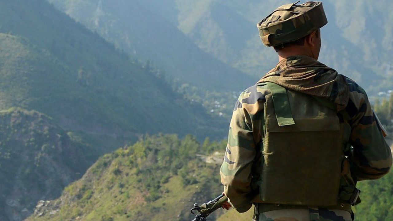 सेना का जवान निकला महाठग: फर्जी भर्ती के नाम पर बेची खुद की ID, खाते में मिले 2.12 करोड़ के संदिग्ध ट्रांजैक्शन