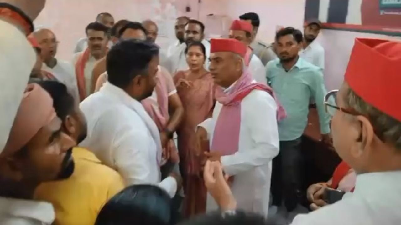 UP MP-MLA Clash: यूपी में सियासी बवाल, भिड़ पड़े सांसद और विधायक, जानिये मंच कैसे बना अखाड़ा