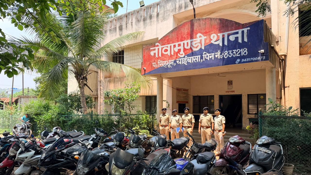 Jharkhand Bikes Theft: चाईबासा और जमशेदपुर पुलिस की संयुक्त कार्रवाई, दो गिरफ्तार, 20 बाइक बरामद