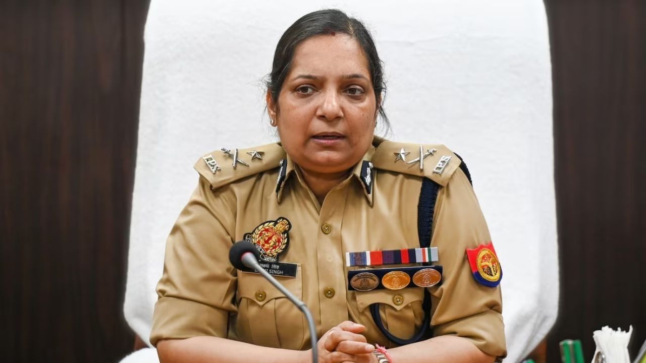 पुलिस कमिश्नर लक्ष्मी सिंह का बड़ा एक्शन: ग्रेटर नोएडा के डीसीपी प्रवीण रंजन सिंह को पद से हटाया, जानें क्यों