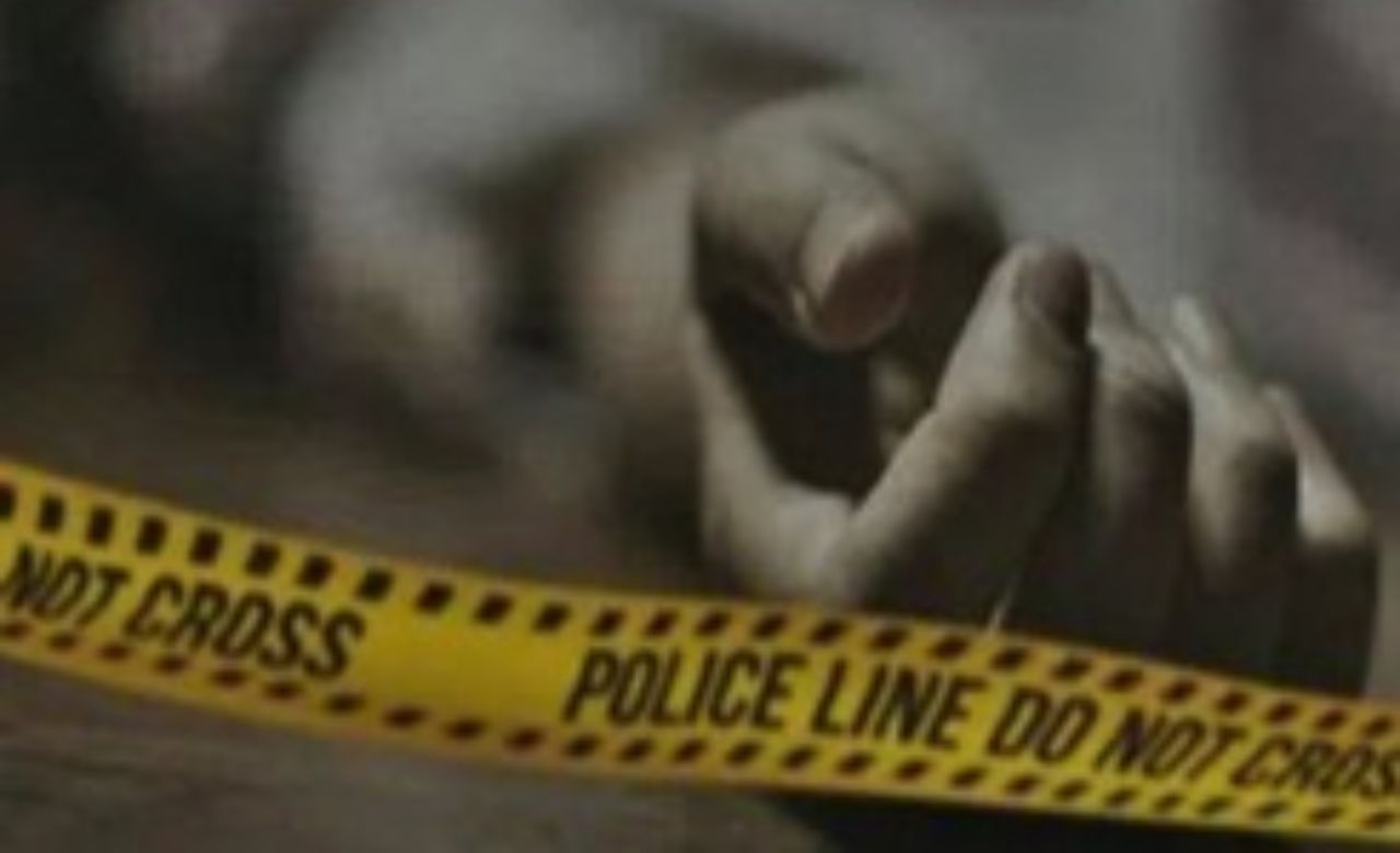 सनसनीखेज वारदात: एक ही घर में चार मौतें, पहले कुल्हाड़ी से हत्या और फिर…