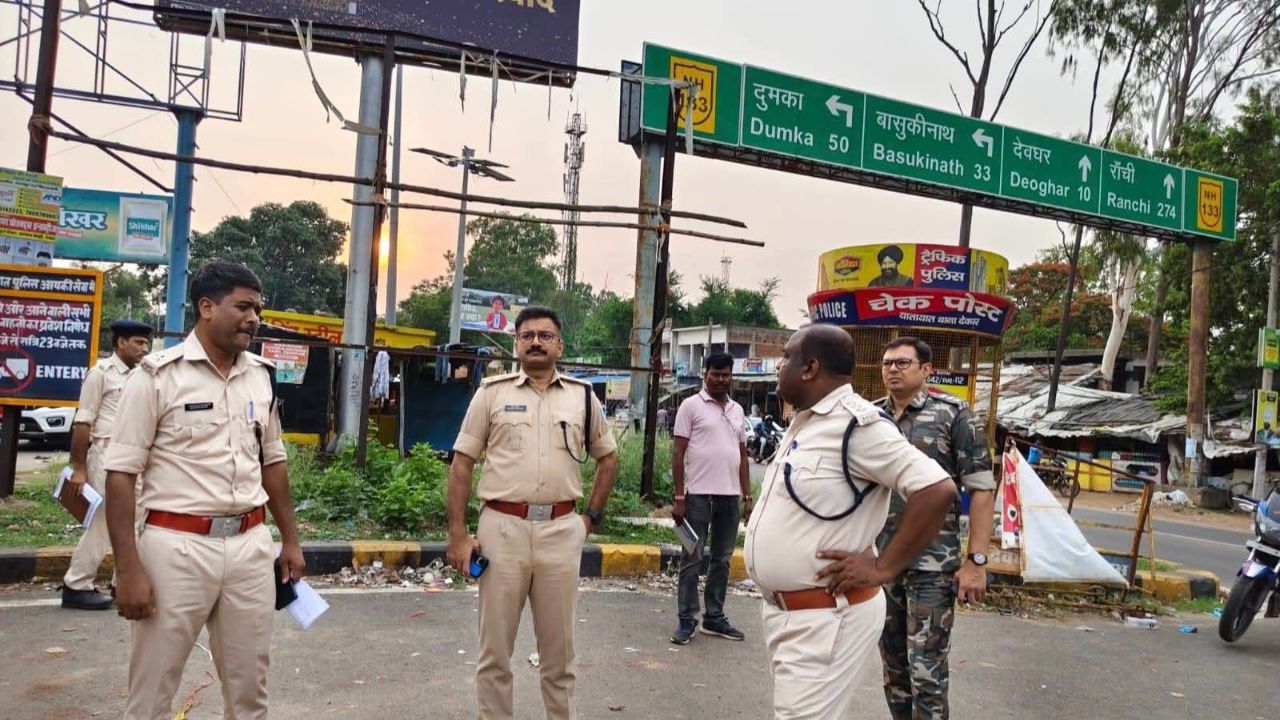 प्रशासन द्वारा कलाकारों को ए, बी और सी श्रेणी में बांटा जा रहा है। ए-श्रेणी की टीमों को लगभग 7 हजार रुपये तक मानदेय दिए जाने की संभावना है। वाराणसी, पटना, कोलकाता, रांची और झारखंड-बिहार के कई जिलों से कलाकार इस आयोजन में भाग ले रहे हैं।