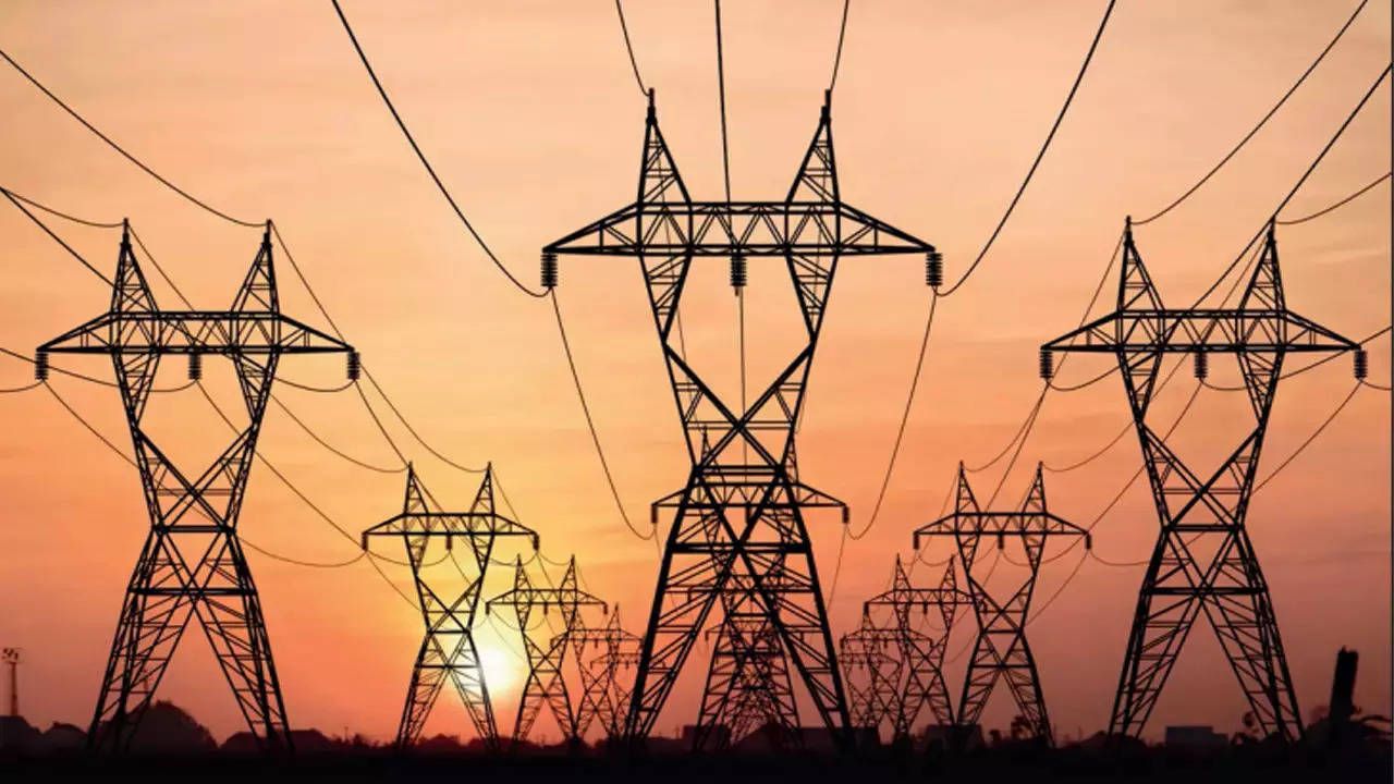 Electricity Price Hike: दिल्ली में महंगी होगी बिजली, 500 यूनिट से ज्यादा खर्च करने वालों को झटका
