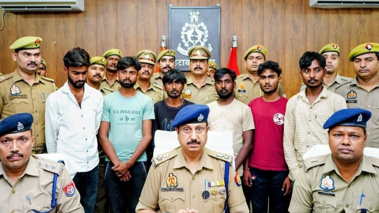 Etawah: फर्जी क्राइम ब्रांच अधिकारी बनकर लोगों को ठगने वाले गिरोह का पर्दाफाश, 6 साइबर अपराधी गिरफ्तार