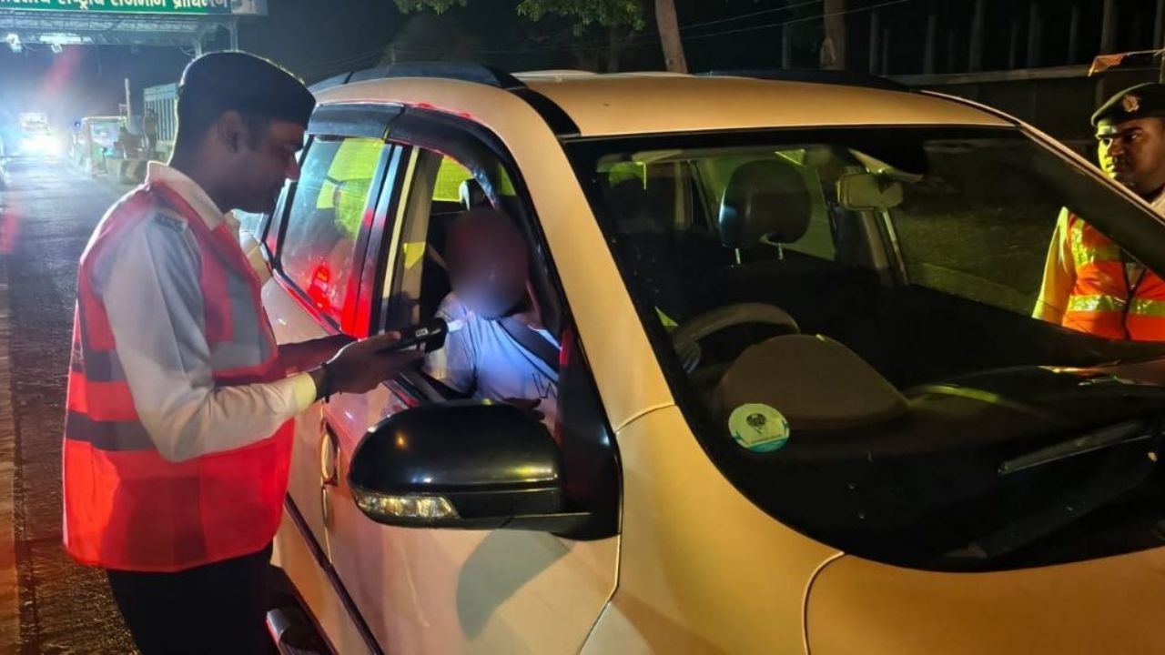शराब पीकर संभाली स्टीयरिंग तो कटेगा जेब भारी, फतेहपुर में ड्रंक एंड ड्राइव अभियान में वसूला लाखों का जुर्माना