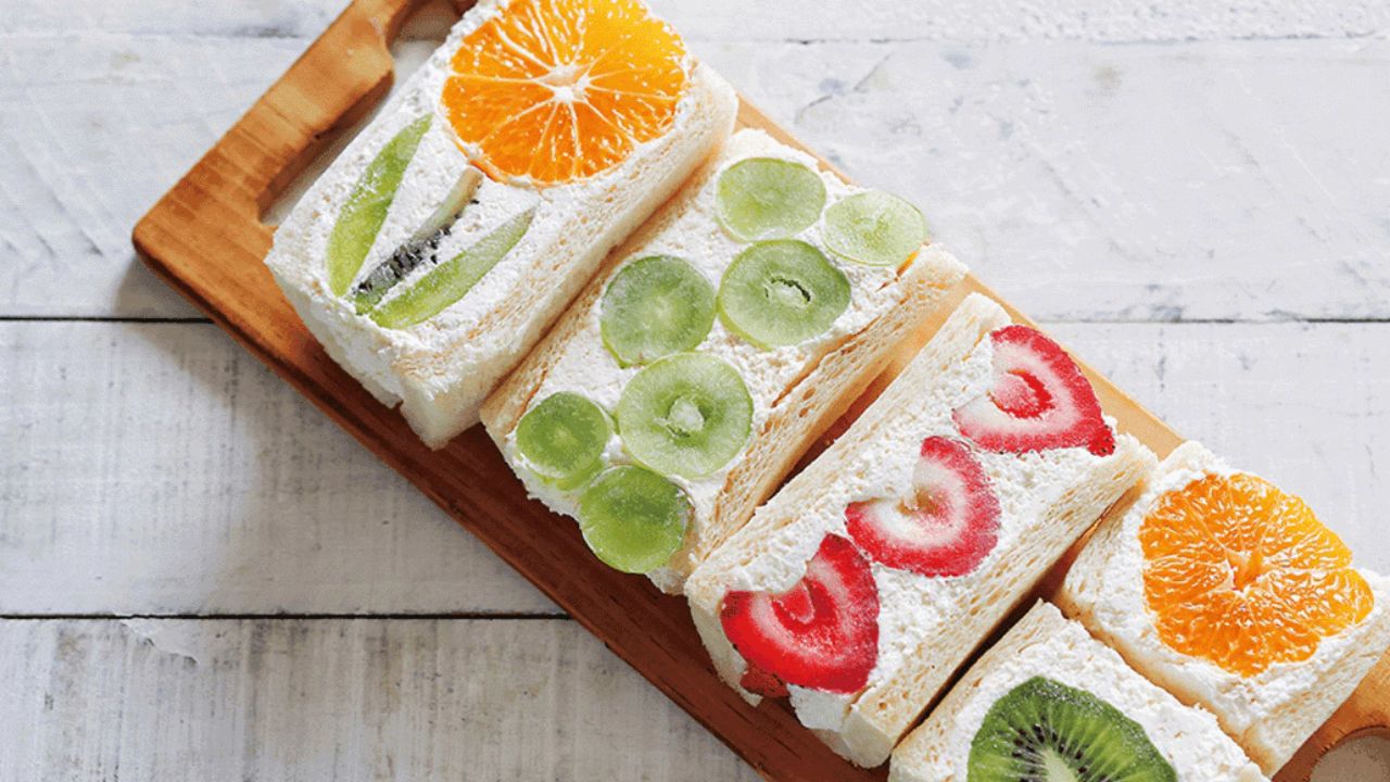 जापानी ‘Fruit Sando’ ने भारत में मचाया तहलका, गर्मी में बना सबसे बड़ा फूड ट्रेंड