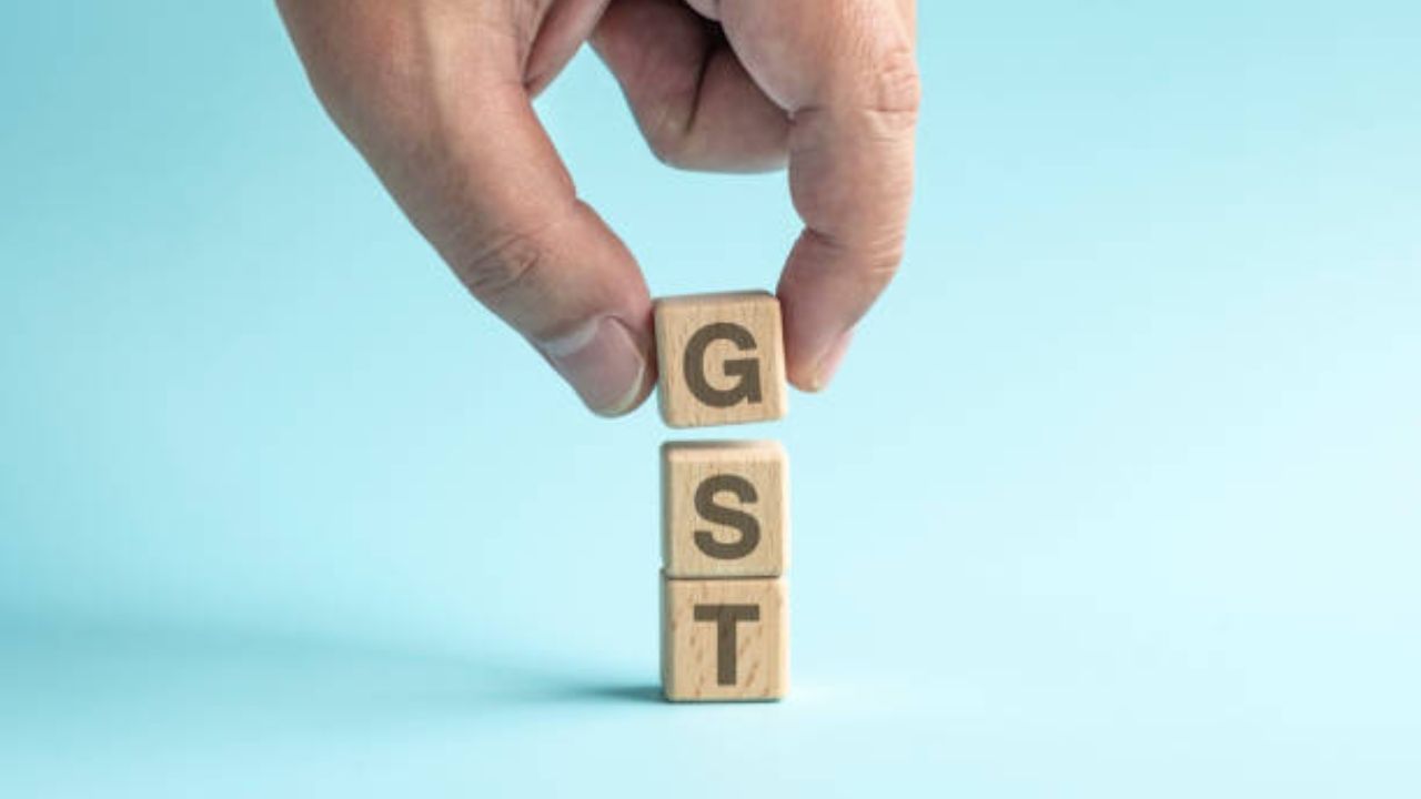Noida: नोएडा में बड़ा घोटाला? कॉमर्शियल प्लॉटों की रजिस्ट्री पर उठे सवाल, जांच से मचा हड़कंप