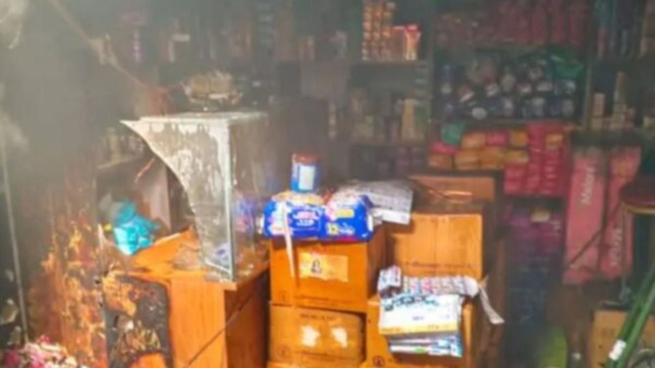 Gorakhpur News: टाउनहाल की दवा मंडी में आग, देखते ही देखते फैला धुआं, फिर 20 मिनट में काबू