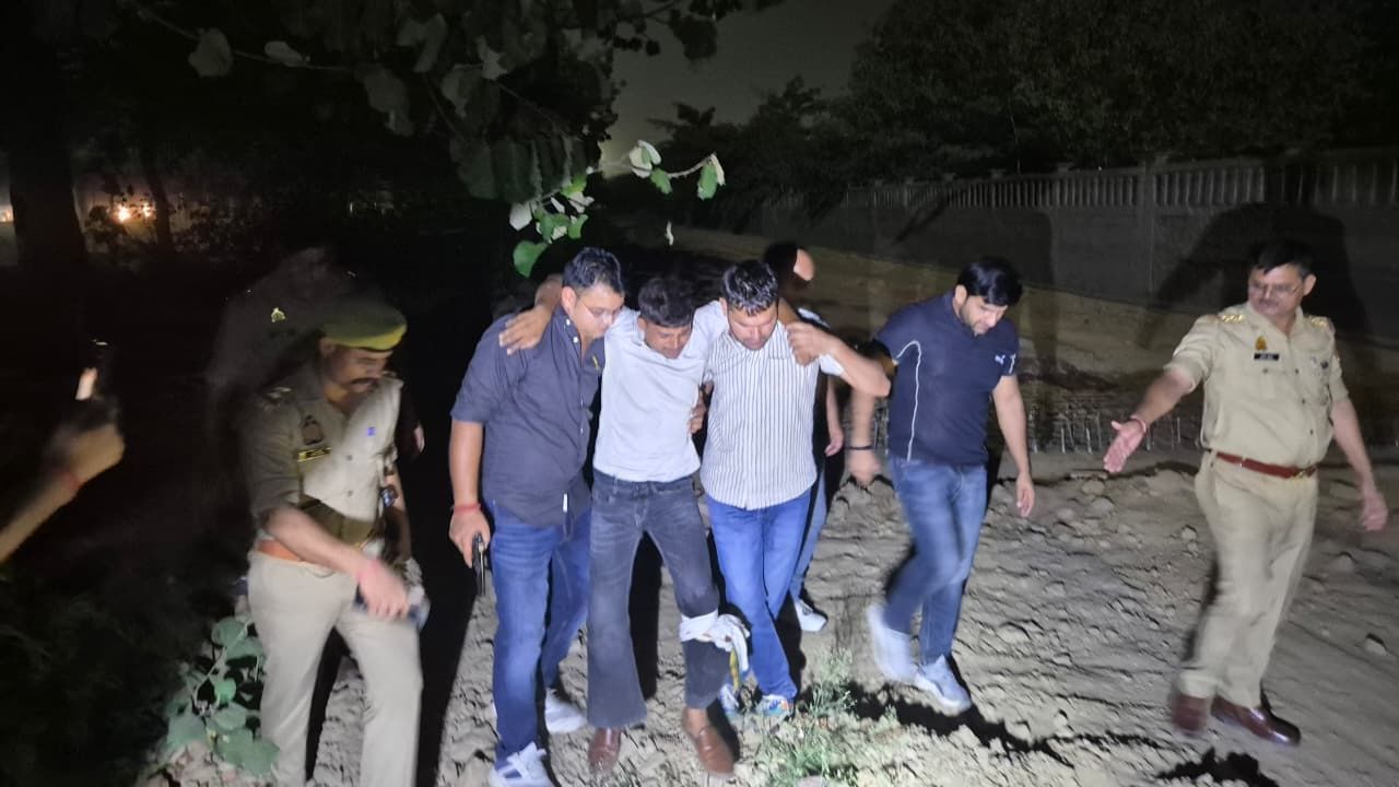 BIG BREAKING: ग्रेटर नोएडा में आधी रात पुलिस और बदमाश के बीच चली ताबड़तोड़ गोलियां