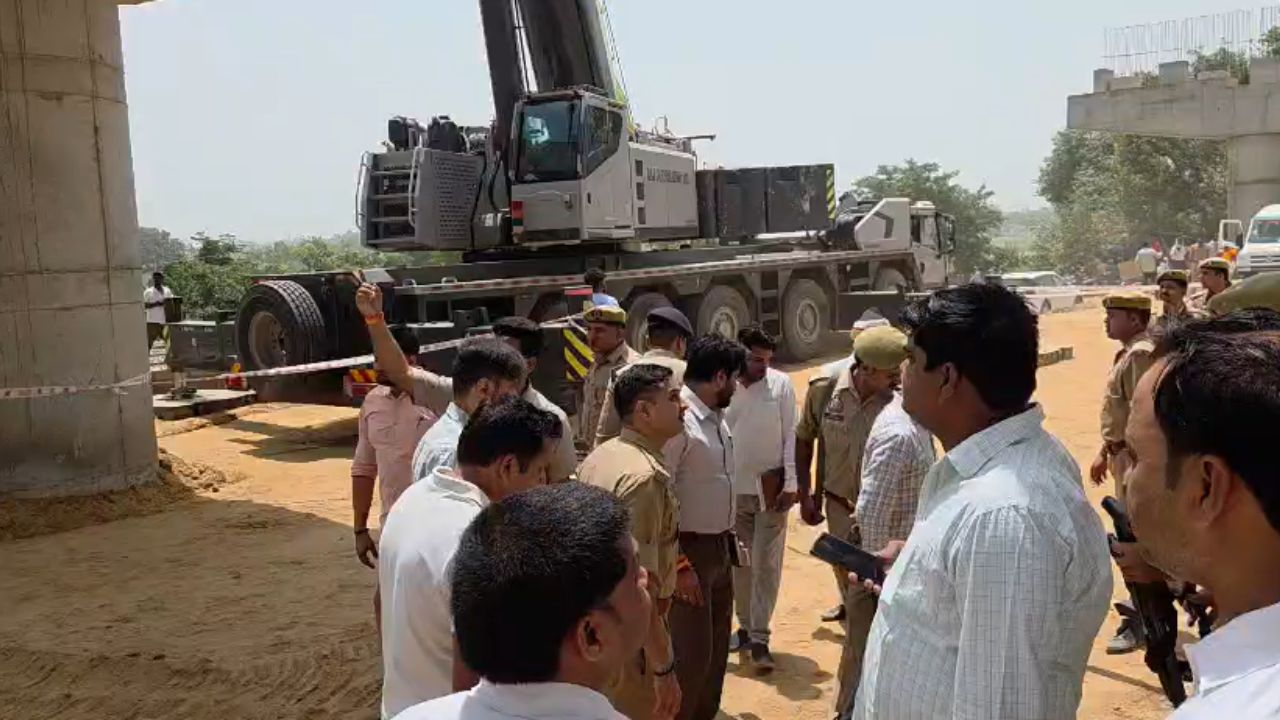Video: चल रहा था पुल निर्माण का काम और अचानक मौत बनकर गिरा भारी स्लैब; देखें इस भयानक हादसे का पूरा सच