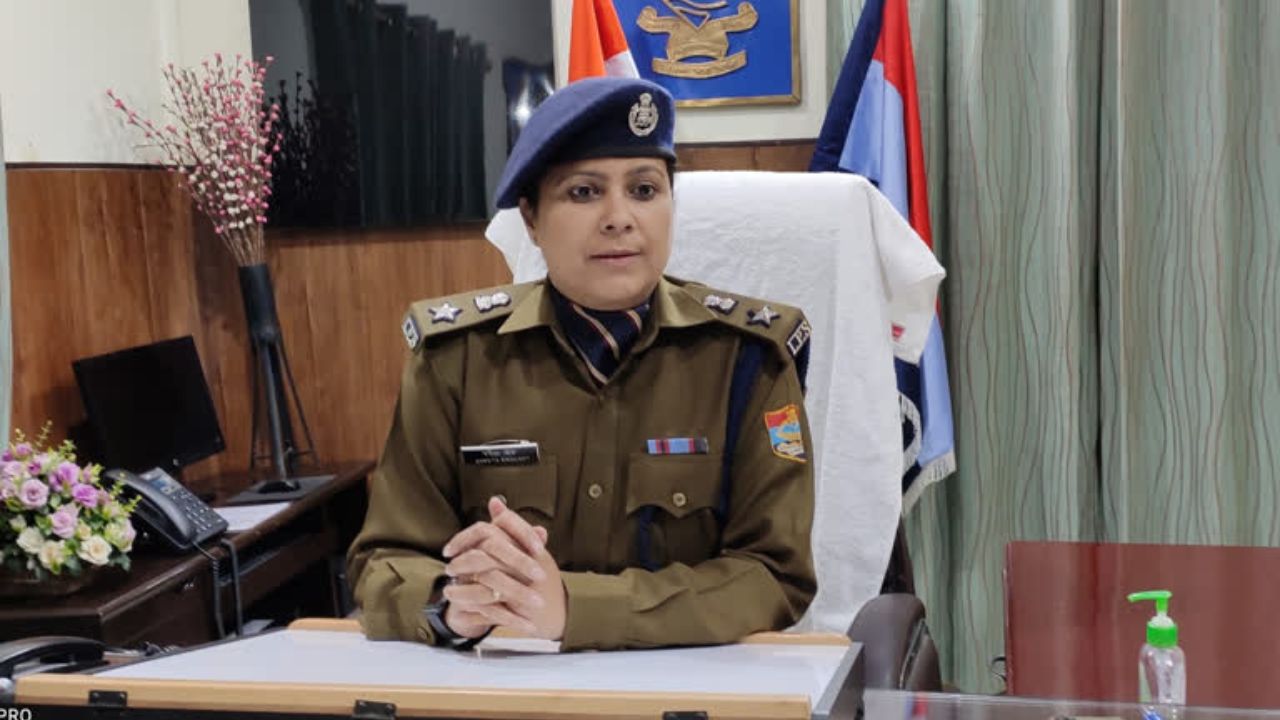 उत्तराखंड की ‘लेडी सिंघम’: पिता थे डीजीपी, पति भी हैं IPS; जानें कौन हैं फर्जी शिक्षकों का काल बनीं श्वेता चौबे