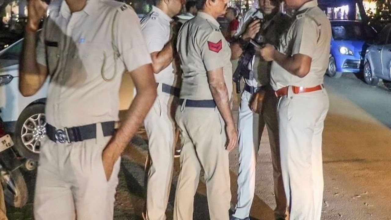 थाने के अंदर आत्मदाह की कोशिश, इंदरगढ़ में पत्रकार ने खुद पर छिड़का केरोसिन, पुलिस में हड़कंप